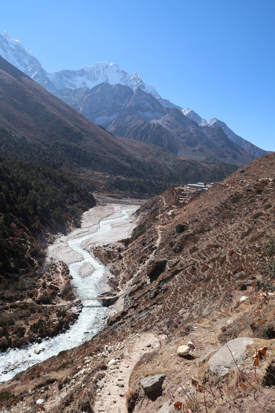 Following the valley back to Namche