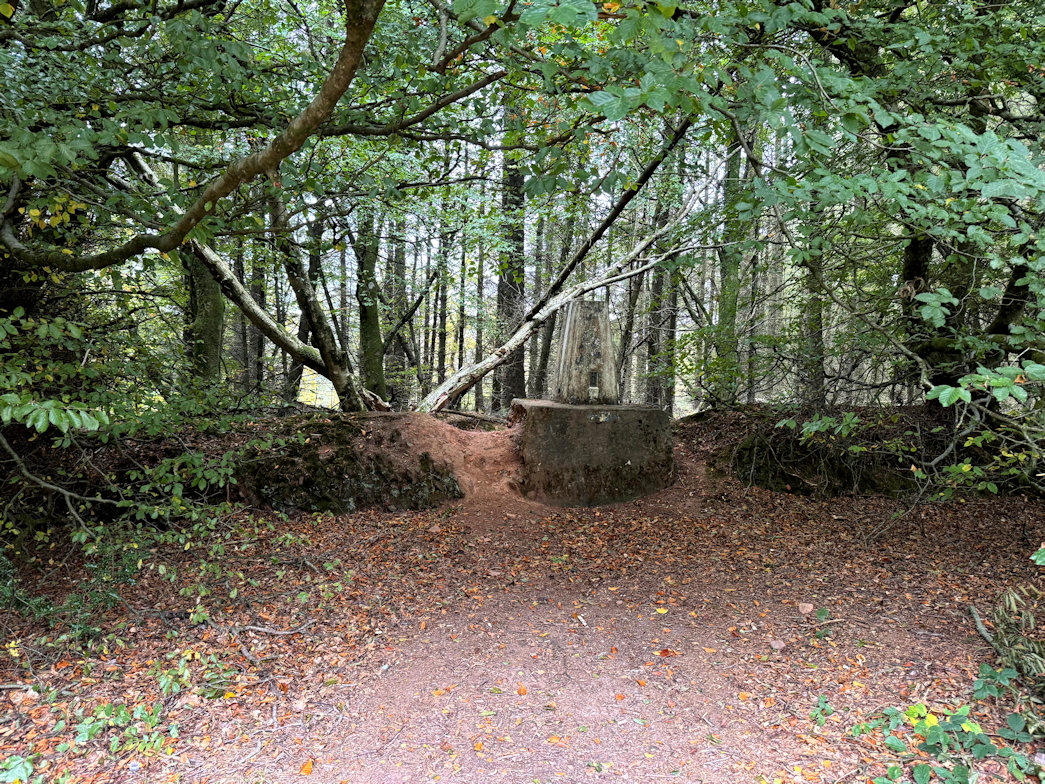 Periton Hill (297m) Periton Hill (297m)