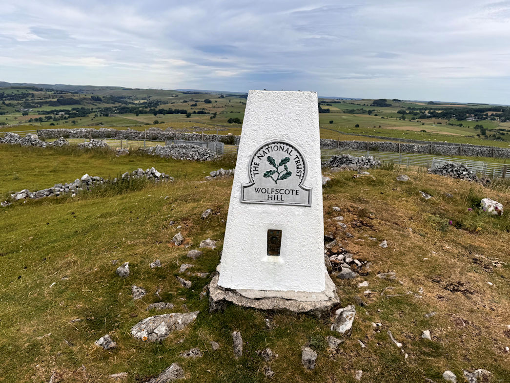 Wolfscote Hill (388m) Wolfscote Hill (388m)