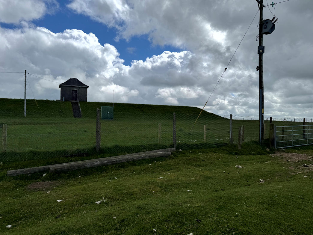 Ros Ymryson (327m) Ros Ymryson (327m)